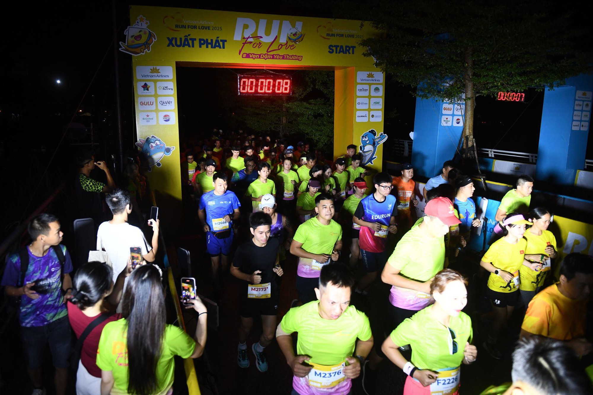 Giải chạy “Run For Love 2025” thành công rực rỡ, khởi động chuỗi chiến dịch “Chạm Thu Hà Nội”- Ảnh 1.