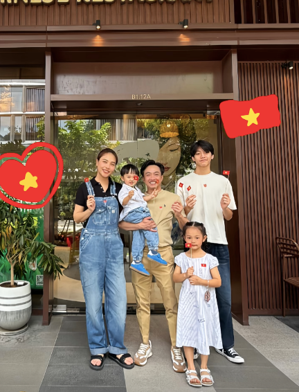 Mê cái cách cậu út Sutin quan tâm chị Suchin bị ốm, bố Cường Đô La - mẹ Đàm Thu Trang dạy con khéo ghê!- Ảnh 10. Mê cái cách cậu út Sutin quan tâm chị Suchin bị ốm, bố Cường Đô La - mẹ Đàm Thu Trang dạy con khéo ghê!- Ảnh 10.