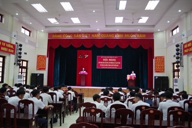 Phát huy dân chủ, tăng cường đoàn kết trong cán bộ, chiến sĩ Hải đoàn 42- Ảnh 1.