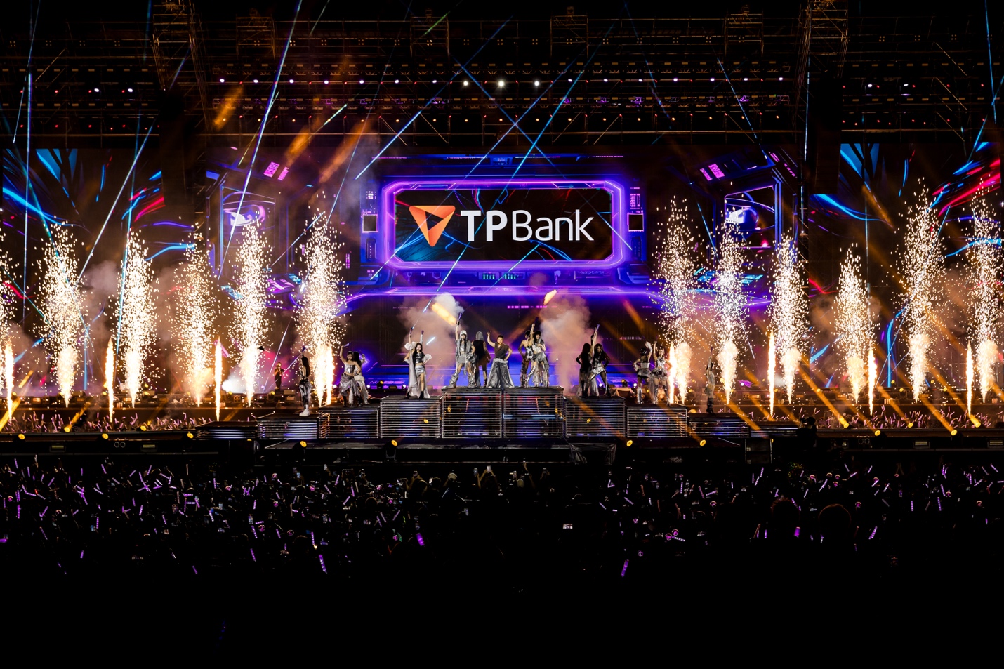 TPBank tặng vé đưa Xinhiu thẳng tới Em Xinh “Say Hi” Concert Đêm 2- Ảnh 4. TPBank tặng vé đưa Xinhiu thẳng tới Em Xinh “Say Hi” Concert Đêm 2- Ảnh 4.