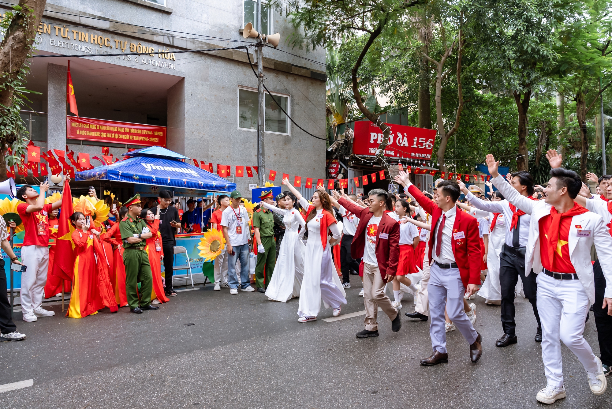 Vinamilk hòa nhịp cùng ngày hội non sông- Ảnh 2. truc tiep bong da vtv6 hòa nhịp cùng ngày hội non sông- Ảnh 2.