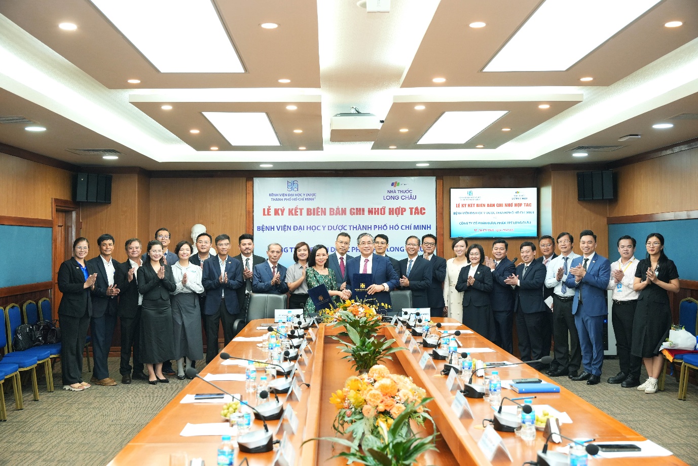 Long Châu – Bệnh viện Đại học Y Dược đồng kiến tạo hệ sinh thái y tế vì sức khỏe người Việt- Ảnh 1. Long Châu – Bệnh viện Đại học Y Dược đồng kiến tạo hệ sinh thái y tế vì sức khỏe người Việt- Ảnh 1.
