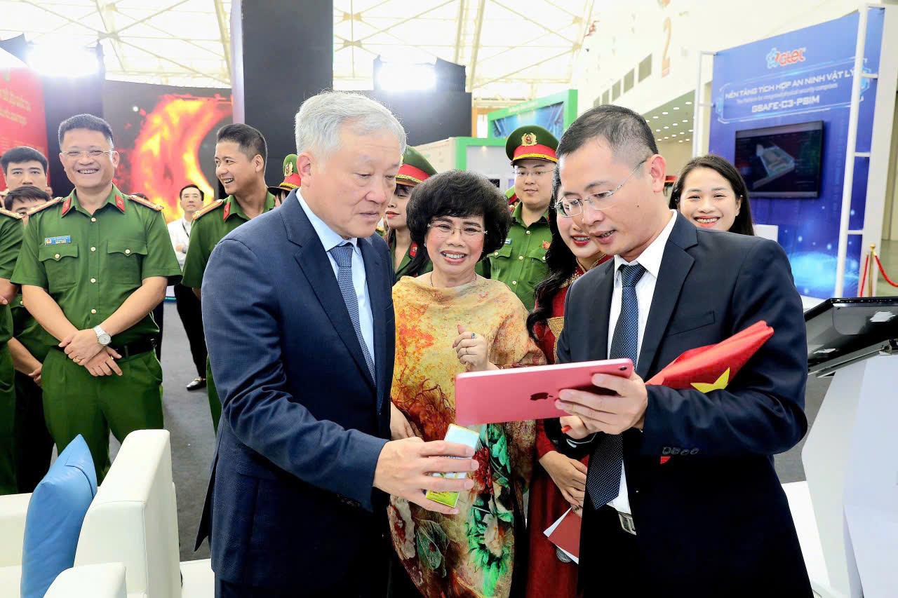Mã QR truy xuất nguồn gốc: Điểm nhấn công nghệ tại Khu trưng bày Khởi nghiệp Kiến quốc- Ảnh 3.