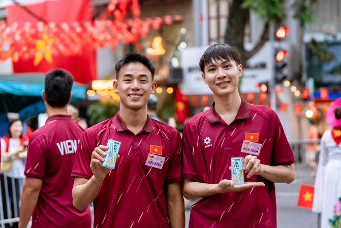Vinamilk cùng Việt Nam rực rỡ trong ngày hội non sông- Ảnh 5. Vinamilk cùng Việt Nam rực rỡ trong ngày hội non sông- Ảnh 5.