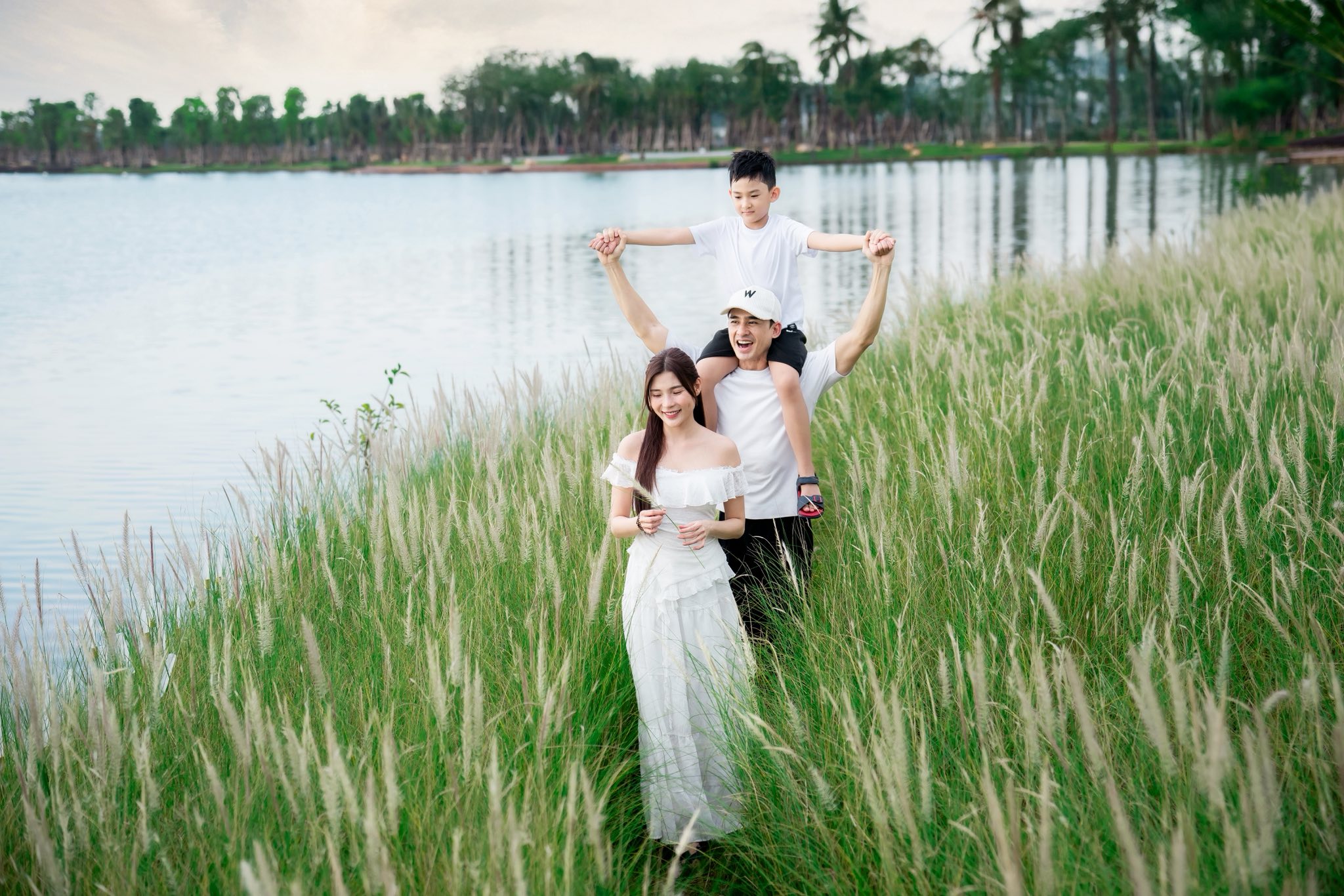 Thúy Diễm lên tiếng về "cảnh nóng" trên sân khấu bị cắt ghép quá đà: "Làm ơn đừng thêu dệt, đừng dựng chuyện không thành có!"- Ảnh 6. Thúy Diễm lên tiếng về "cảnh nóng" trên sân khấu bị cắt ghép quá đà: "Làm ơn đừng thêu dệt, đừng dựng chuyện không thành có!"- Ảnh 6.