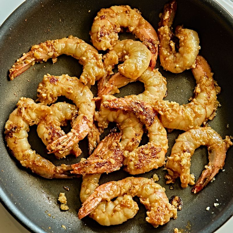 Cuối tuần chỉ cần làm mỗi người 1 phần cơm thơm lừng thế này, tốn 20 phút mà mitom bong da truc tiep đến mức ai ăn cũng sạch bát- Ảnh 8.