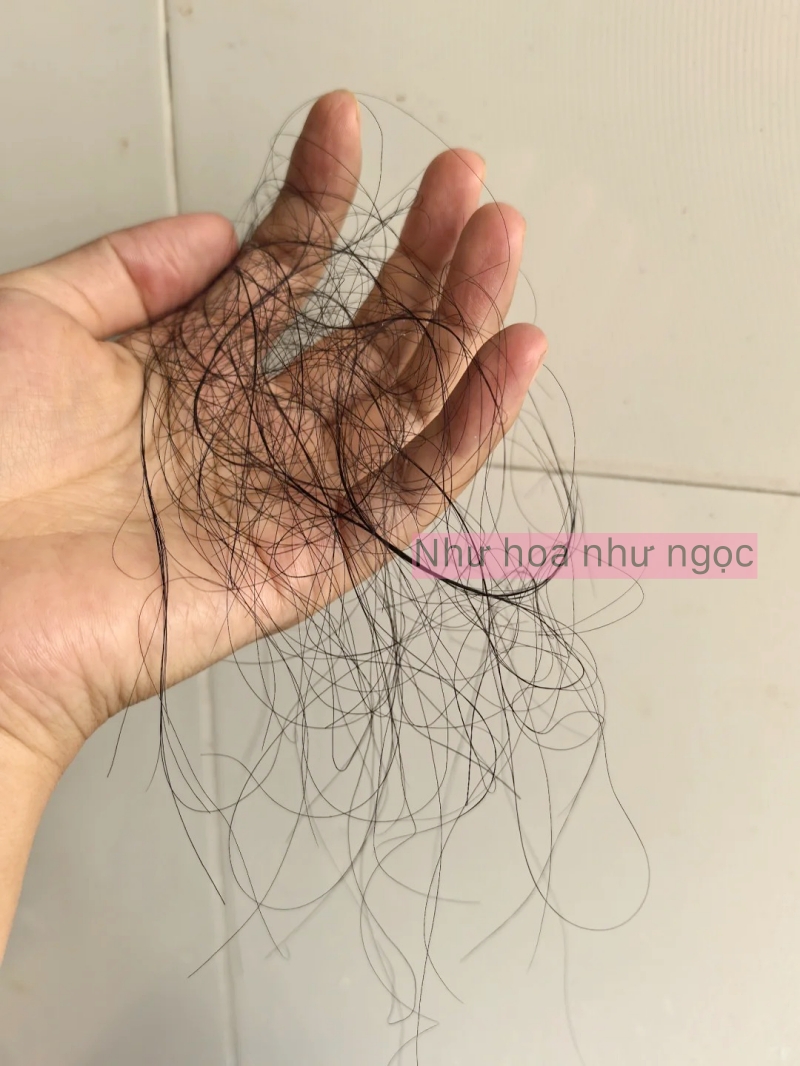 Tôi gội đầu bằng bột mì thay dầu gội, sau 2 tháng nhận ra mái tóc mình thay đổi hẳn- Ảnh 3. truc tiep bong da hom nay gội đầu bằng bột mì thay dầu gội, sau 2 tháng nhận ra mái tóc mình thay đổi hẳn- Ảnh 3.