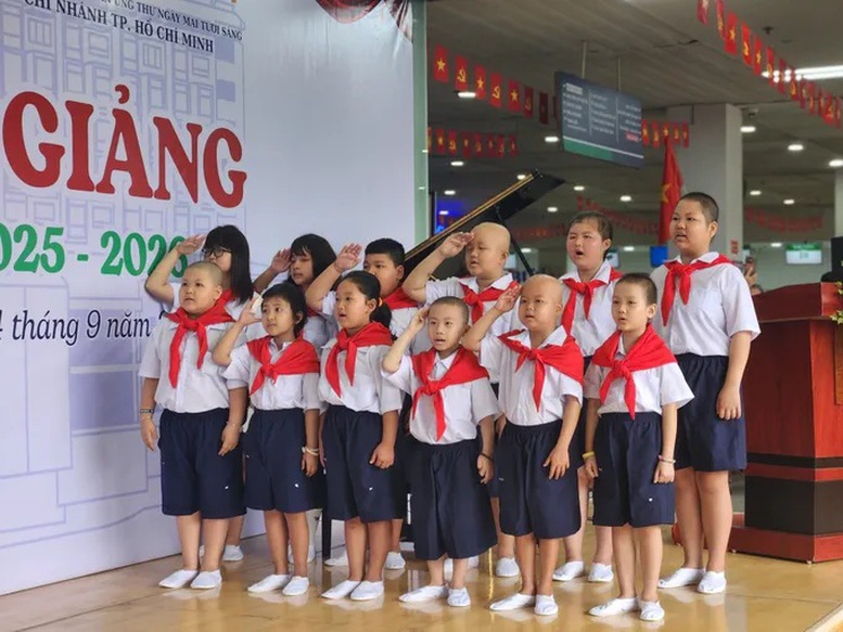 TRỰC TIẾP: Lễ khai giảng đặc biệt của 1,7 triệu thầy, cô và gần 30 triệu học sinh, sinh viên- Ảnh 17. TRỰC TIẾP: Lễ khai giảng đặc biệt của 1,7 triệu thầy, cô và gần 30 triệu học sinh, sinh viên- Ảnh 17.