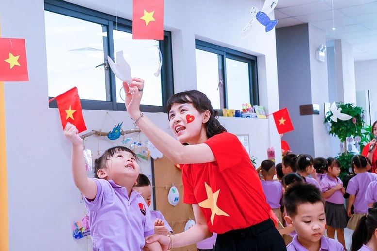 TRỰC TIẾP: Lễ khai giảng đặc biệt của 1,7 triệu thầy, cô và gần 30 triệu học sinh, sinh viên- Ảnh 12. TRỰC TIẾP: Lễ khai giảng đặc biệt của 1,7 triệu thầy, cô và gần 30 triệu học sinh, sinh viên- Ảnh 12.
