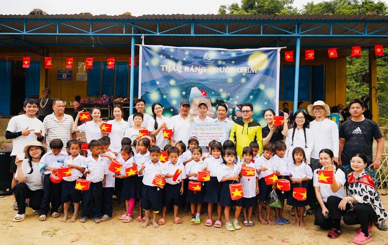 TRỰC TIẾP: Lễ khai giảng đặc biệt của 1,7 triệu thầy, cô và gần 30 triệu học sinh, sinh viên- Ảnh 20. TRỰC TIẾP: Lễ khai giảng đặc biệt của 1,7 triệu thầy, cô và gần 30 triệu học sinh, sinh viên- Ảnh 20.
