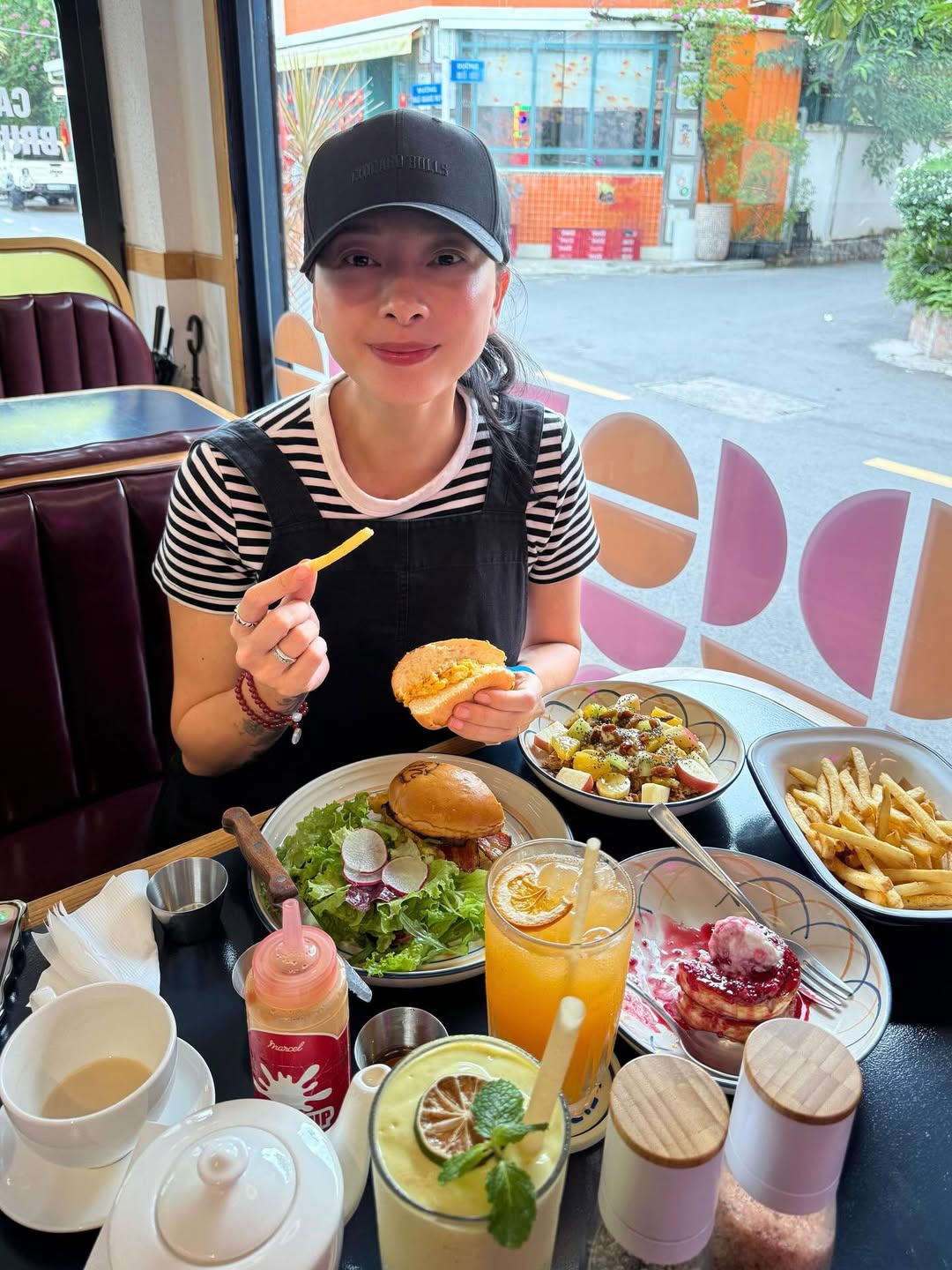 Huy Trần chuẩn ông bố đảm, đưa vợ con đi chơi cuối tuần, nhanh tay giành phần làm việc này- Ảnh 2. Huy Trần chuẩn ông bố đảm, đưa vợ lich bong da truc tiep đi chơi cuối tuần, nhanh tay giành phần làm việc này- Ảnh 2.
