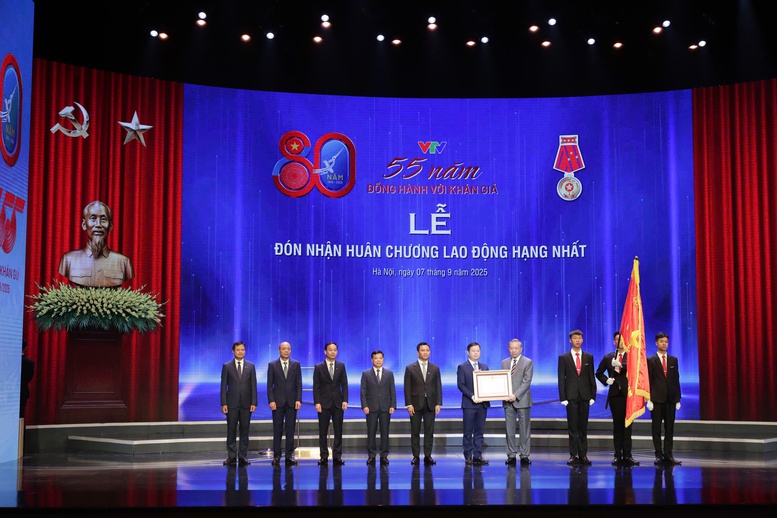 Tổng Bí thư Tô Lâm trao Huân chương Lao động hạng Nhất tặng Đài Truyền hình Việt Nam- Ảnh 1. Tổng Bí thư Tô Lâm trao Huân chương Lao động hạng Nhất tặng Đài Truyền hình Việt Nam- Ảnh 1.