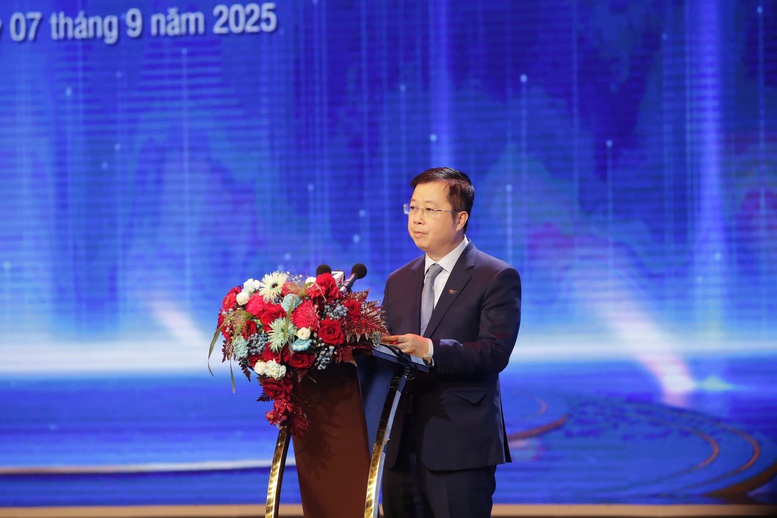 Tổng Bí thư Tô Lâm trao Huân chương Lao động hạng Nhất tặng Đài Truyền hình Việt Nam- Ảnh 3. Tổng Bí thư Tô Lâm trao Huân chương Lao động hạng Nhất tặng Đài Truyền hình Việt Nam- Ảnh 3.
