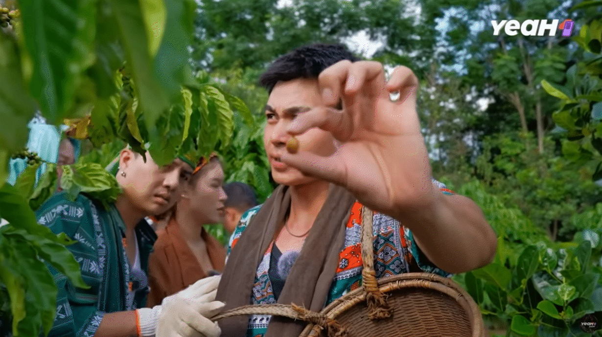 "truc tiep bong da vtv6 đình Haha" tập 13: Bùi Công Nam gợi nhớ ký ức 'mót' cà phê, Tóc Tiên mê tít 'chiếc cối xay cổ'- Ảnh 1.