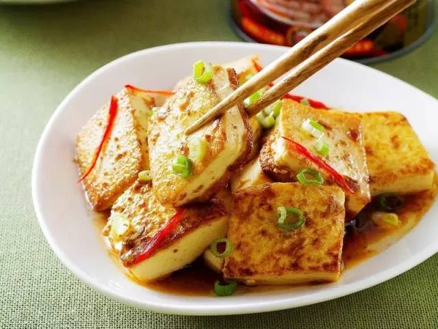 Chủ sạp đậu phụ nói thẳng: 3 loại đậu phụ cho thêm tiền cả nhà tôi cũng chẳng dám ăn- Ảnh 1. Chủ sạp đậu phụ nói thẳng: 3 loại đậu phụ keo nha cai com truc tiep bong da thêm tiền cả nhà tôi cũng chẳng dám ăn- Ảnh 1.