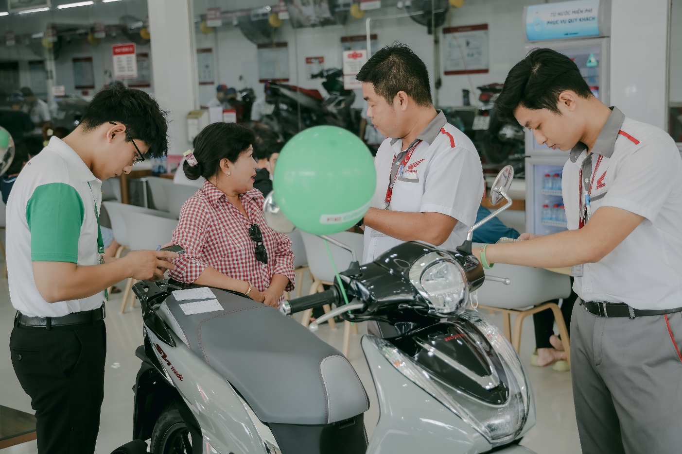 FE CREDIT đồng hành cùng người trẻ mùa tựu trường với gói ưu đãi vay mua xe máy- Ảnh 1.
