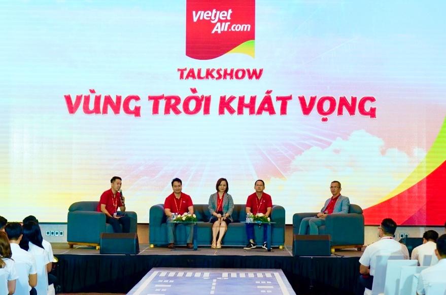 Ngày hội tuyển dụng Vietjet thu hút hàng ngàn ứng viên tìm kiếm cơ hội trong ngành hàng không- Ảnh 8. Ngày hội tuyển dụng Vietjet thu hút hàng ngàn ứng viên tìm kiếm cơ hội trong ngành hàng không- Ảnh 8.