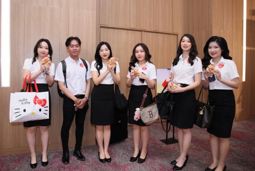 Ngày hội tuyển dụng Vietjet thu hút hàng ngàn ứng viên tìm kiếm cơ hội trong ngành hàng không- Ảnh 12. Ngày hội tuyển dụng Vietjet thu hút hàng ngàn ứng viên tìm kiếm cơ hội trong ngành hàng không- Ảnh 12.