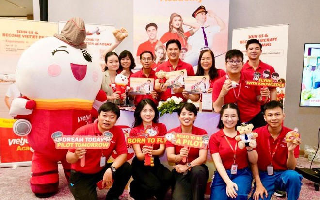 Ngày hội tuyển dụng Vietjet thu hút hàng ngàn ứng viên tìm kiếm cơ hội trong ngành hàng không- Ảnh 1. Ngày hội tuyển dụng Vietjet thu hút hàng ngàn ứng viên tìm kiếm cơ hội trong ngành hàng không- Ảnh 1.