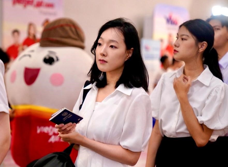 Ngày hội tuyển dụng Vietjet thu hút hàng ngàn ứng viên tìm kiếm cơ hội trong ngành hàng không- Ảnh 4. Ngày hội tuyển dụng Vietjet thu hút hàng ngàn ứng viên tìm kiếm cơ hội trong ngành hàng không- Ảnh 4.