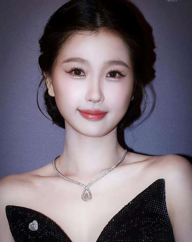 “Cá sấu chúa” showbiz coi thường Ảnh hậu quốc tế- Ảnh 4. “Cá sấu chúa” showbiz coi thường Ảnh hậu quốc tế- Ảnh 4.