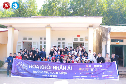 NỮ SINH NGOẠI THƯƠNG MANG HƠI ẤM &ldquo;NH&Acirc;N &Aacute;I&rdquo; ĐẾN V&Ugrave;NG CAO TUY&Ecirc;N QUANG- Ảnh 1.