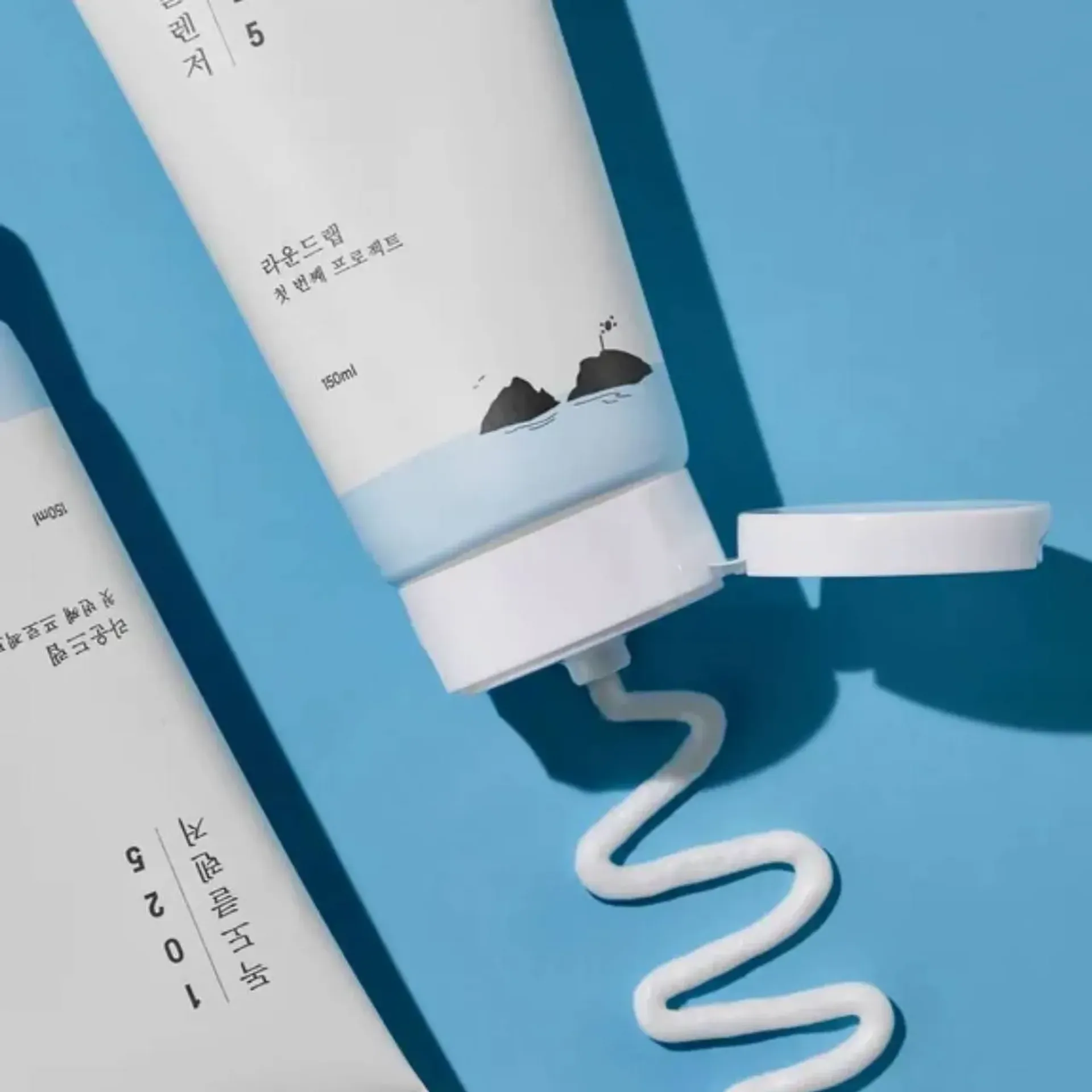 5 sữa rửa mặt dịu nhẹ, không làm khô da mà vẫn sạch sâu lỗ chân lông- Ảnh 6. 5 sữa rửa mặt dịu nhẹ, không làm khô da mà vẫn sạch sâu lỗ chân lông- Ảnh 6.