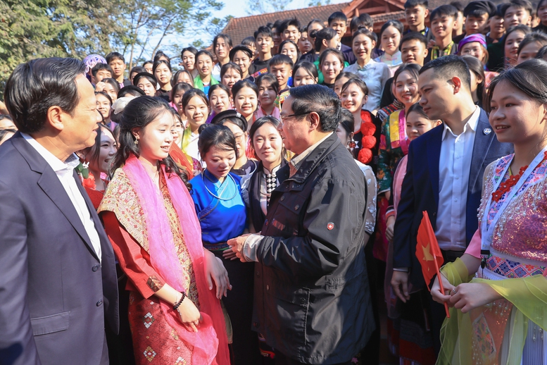 Thủ tướng dự khởi c&ocirc;ng 3 ng&ocirc;i trường của "t&igrave;nh d&acirc;n tộc, nghĩa đồng b&agrave;o"- Ảnh 14.