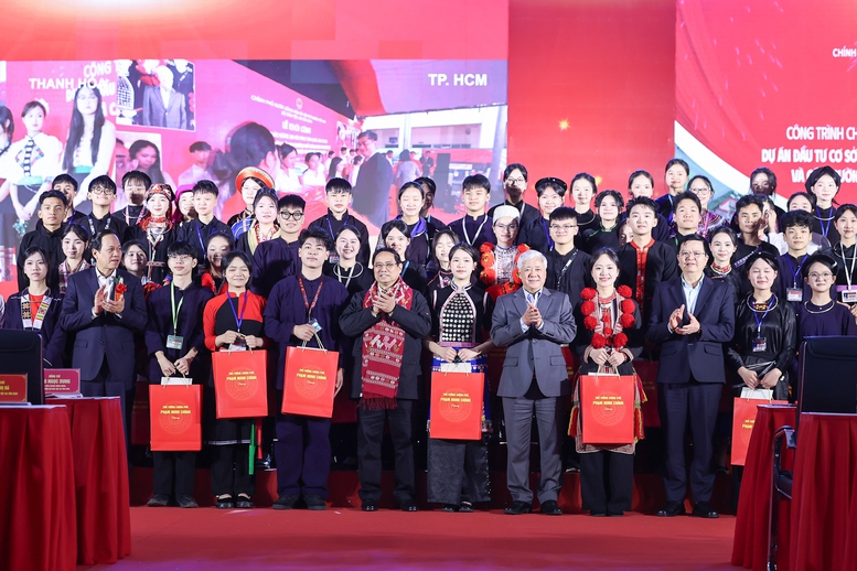 Thủ tướng dự khởi c&ocirc;ng 3 ng&ocirc;i trường của "t&igrave;nh d&acirc;n tộc, nghĩa đồng b&agrave;o"- Ảnh 13.