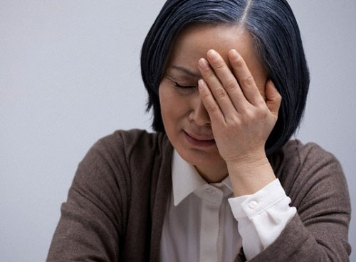 Cả nh&agrave; ăn mừng khi t&ocirc;i lấy vợ, chỉ c&oacute; mẹ t&ocirc;i kh&oacute;c nức nở trong đ&ecirc;m t&acirc;n h&ocirc;n- Ảnh 1.