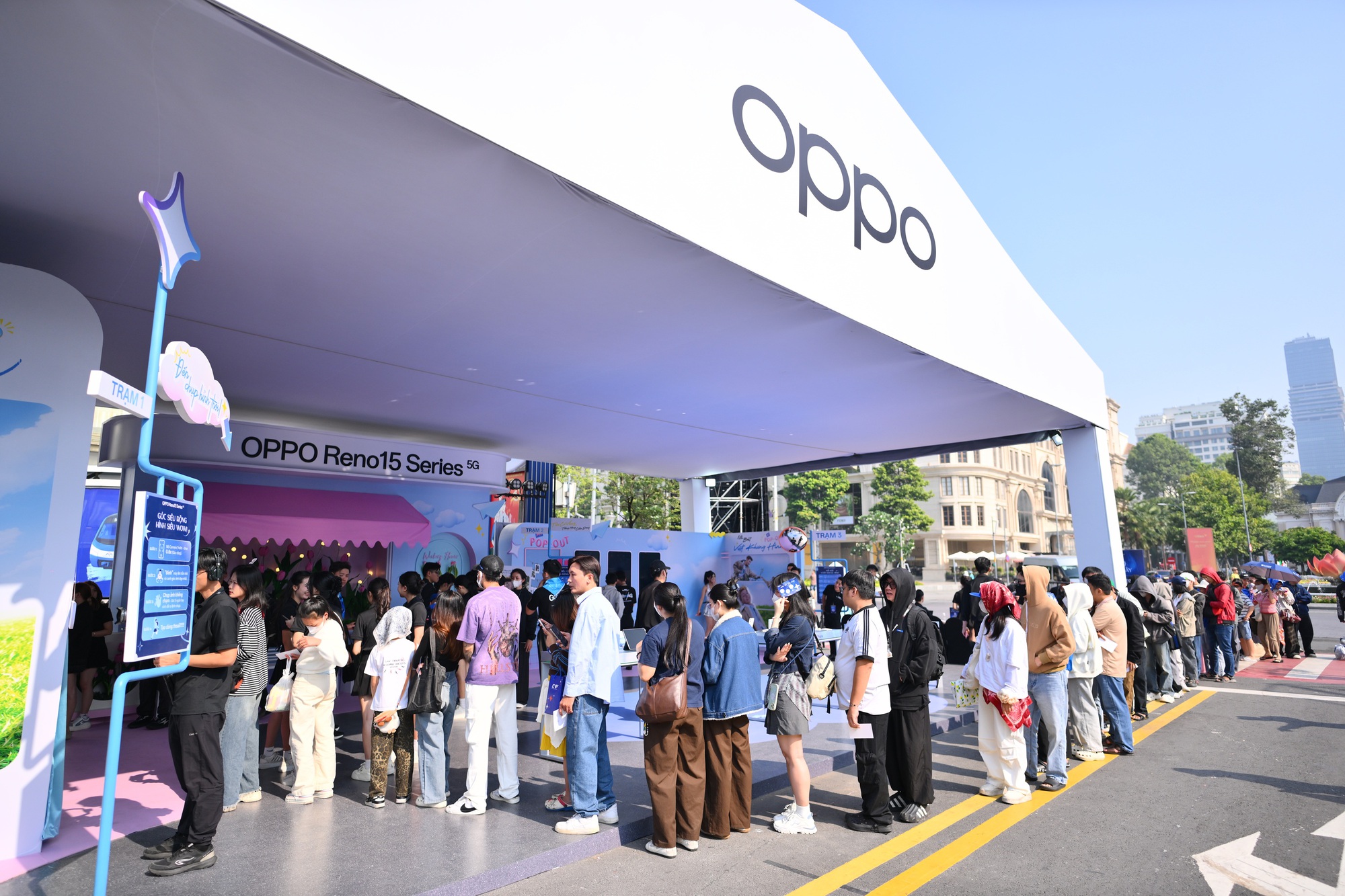 Sự kiện ra mắt OPPO Reno15 Series b&ugrave;ng nổ giữa kh&ocirc;ng gian &acirc;m nhạc Mưa Sao Băng c&ugrave;ng với Sơn T&ugrave;ng M-TP v&agrave; nhiều nghệ sĩ nổi bật- Ảnh 1.