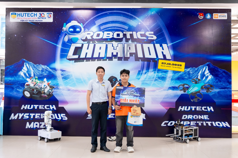 Nam sinh ng&agrave;nh Kỹ thuật điều khiển v&agrave; tự động h&oacute;a 'ẵm' 3 giải thưởng tại Robotics Champion- Ảnh 6.