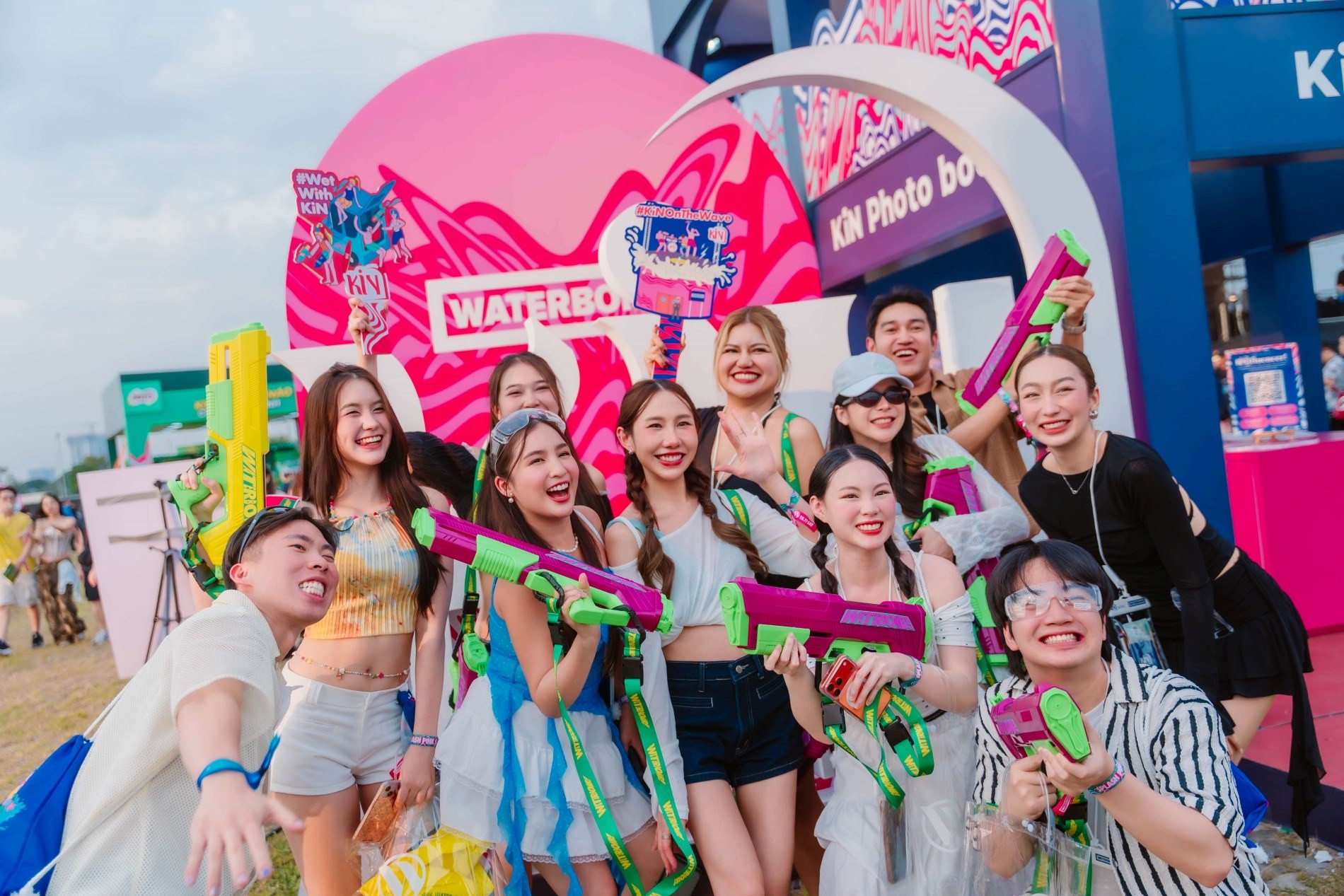 Bi Rain, Hwasa, Sandara Park v&agrave; d&agrave;n sao khuấy động Waterbomb 2025- Ảnh 3.