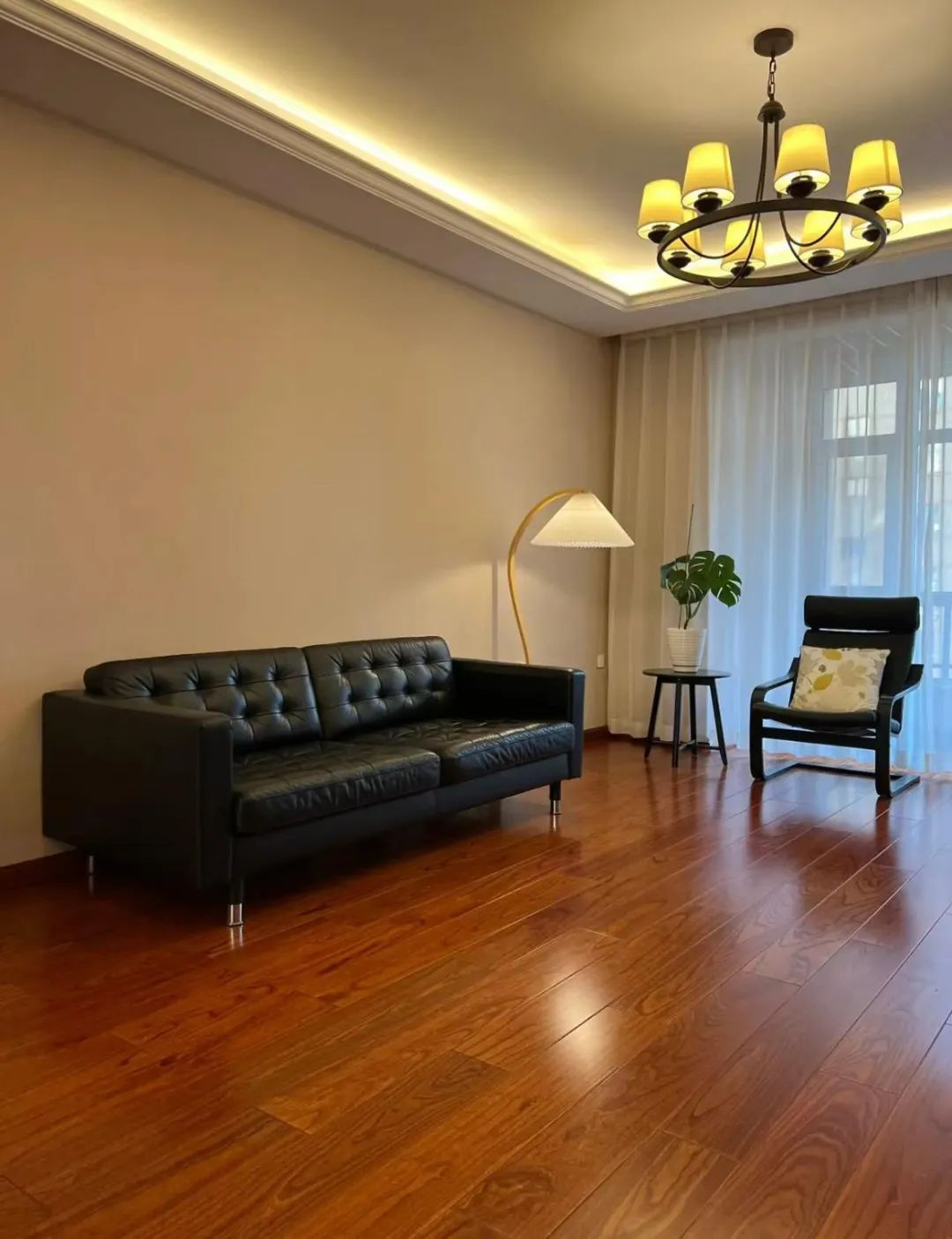 Nh&agrave; l&uacute;c n&agrave;o cũng sạch b&oacute;ng như nh&agrave; mẫu: Người phụ nữ trung ni&ecirc;n sống tối giản đến mức khiến nhiều người&hellip; vừa m&ecirc; vừa sợ- Ảnh 3.