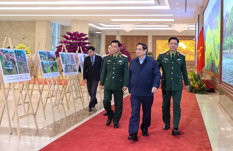 Thủ tướng: Cơ bản l&agrave;m sạch &ocirc; nhiễm bom m&igrave;n v&agrave;o thời điểm kỷ niệm 100 năm Quốc kh&aacute;nh- Ảnh 1.