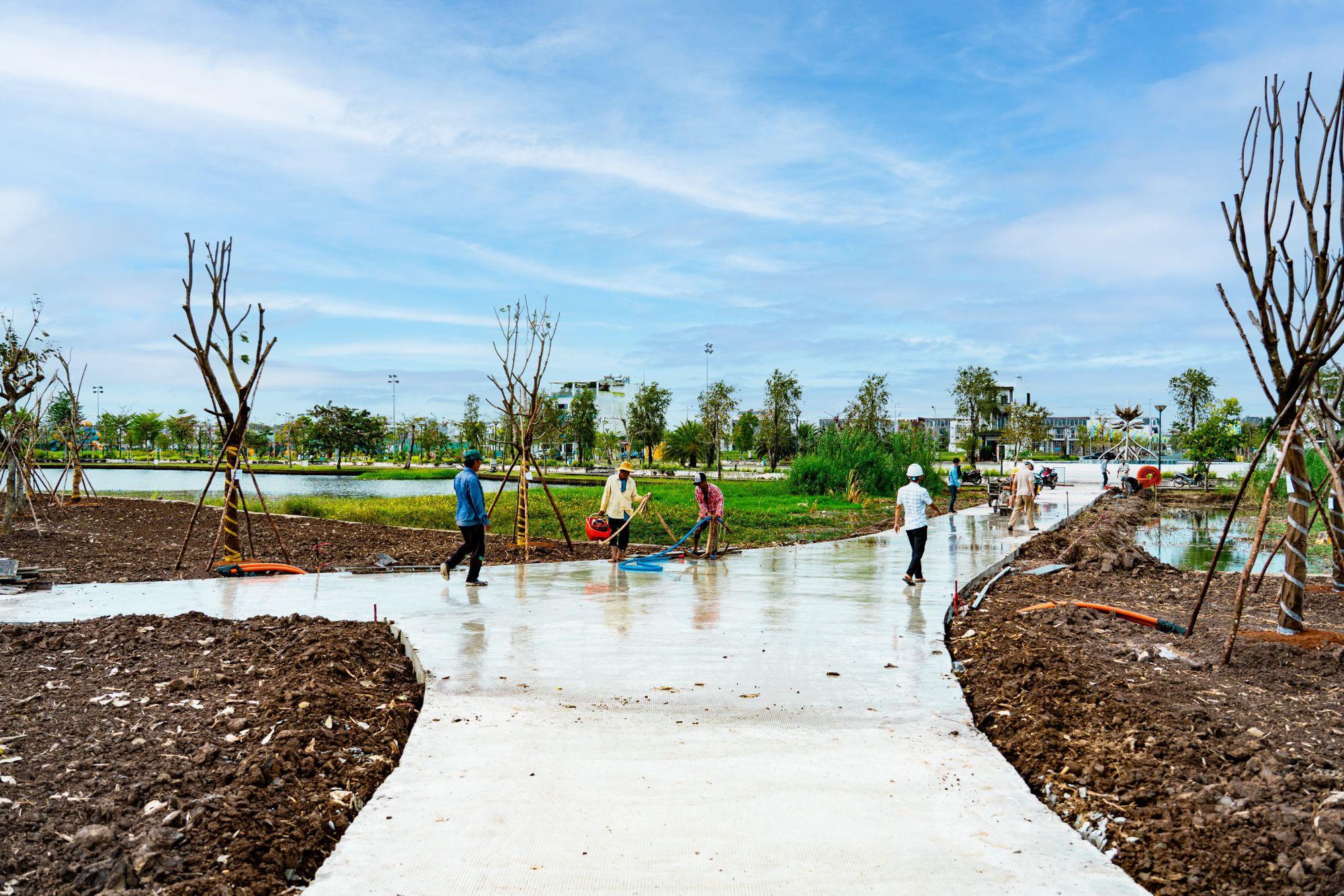 Hạ tầng mở đường ph&aacute;t triển, nhưng C&agrave; Mau vẫn thiếu đ&ocirc; thị xứng tầm- Ảnh 1.