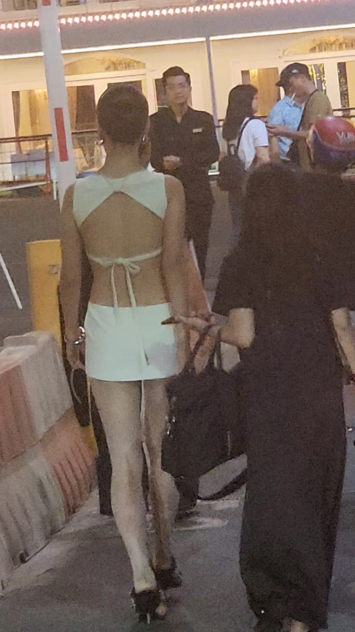 B&iacute; quyết gi&uacute;p &Aacute; hậu Phương Nhi sở hữu v&ograve;ng eo con kiến nhỏ x&iacute;u h&oacute;a ra đơn giản đến kh&ocirc;ng ngờ- Ảnh 5.