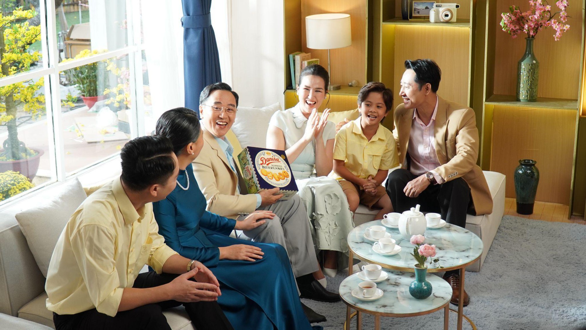 Đạt hơn 4,1 triệu view sau hơn 1 tuần ra mắt: Đ&acirc;u l&agrave; l&yacute; do khiến MV Tết của Danisa &ldquo;chạm&rdquo; giới trẻ đến vậy?- Ảnh 2.