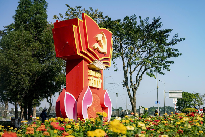 Rực rỡ cờ, hoa ch&agrave;o mừng Đại hội XIV của Đảng- Ảnh 13.