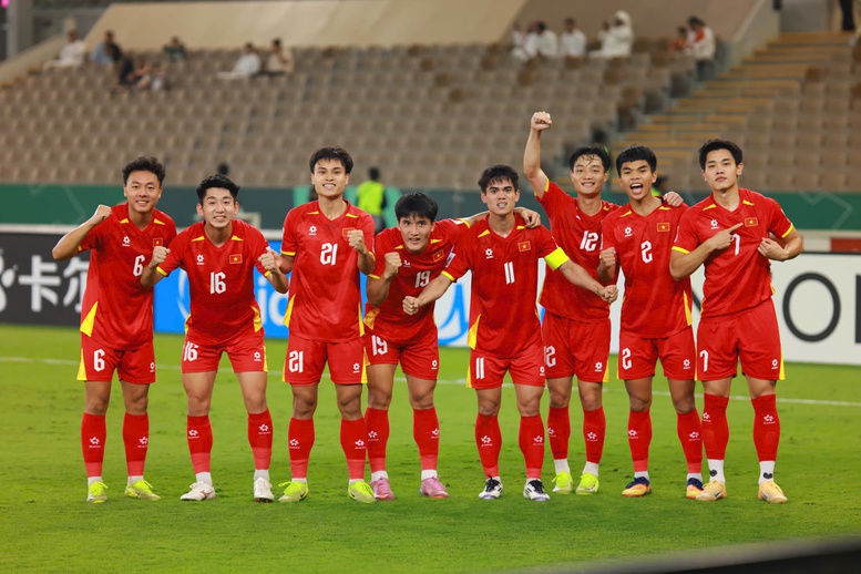 Chiến thắng nghẹt thở trước U23 UAE, U23 Việt Nam tiến v&agrave;o b&aacute;n kết- Ảnh 1.