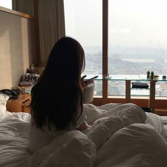 Việc đầu ti&ecirc;n khi ngủ dậy khiến bạn kh&ocirc;ng thể gi&agrave;u- Ảnh 2.