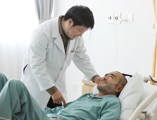 Đại phẫu trong đ&ecirc;m cứu sống du kh&aacute;ch nước ngo&agrave;i bị chấn thương sọ n&atilde;o nặng tại Ph&uacute; Quốc- Ảnh 1.