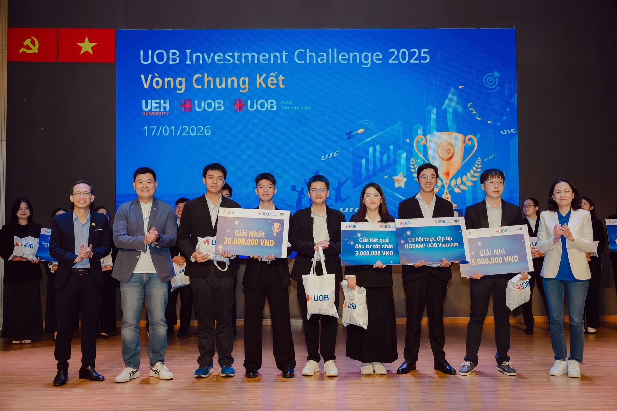 Khi bản lĩnh của thế hệ trẻ đầu tư l&ecirc;n tiếng, nh&igrave;n lại h&agrave;nh tr&igrave;nh của UOB Investment Challenge 2025- Ảnh 4.