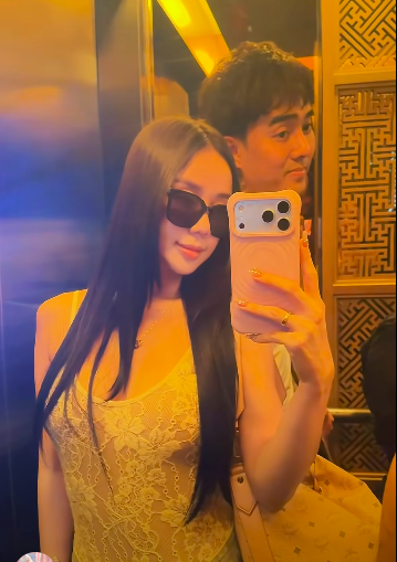 Yêu mẹ đơn thân có 2 con riêng, nam nghệ sĩ lúc nghèo vẫn cố mua túi hiệu tặng, kiếp sau lại muốn gắn bó- Ảnh 1. Yêu mẹ đơn thân có 2 con riêng, nam nghệ sĩ lúc nghèo vẫn cố mua túi hiệu tặng, kiếp sau lại muốn gắn bó- Ảnh 1.