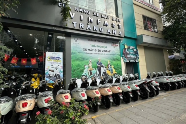 Chủ đại l&yacute; kinh doanh xe điện VinFast: Doanh thu tăng vọt gấp 4 lần, b&aacute;n khoảng 400 xe mỗi th&aacute;ng- Ảnh 1.