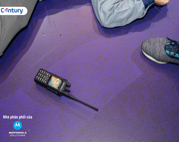 Những lý do không nên sử dụng bộ đàm Motorola giả/nhái- Ảnh 2. Những lý do không nên sử dụng bộ đàm Motorola giả/nhái- Ảnh 2.