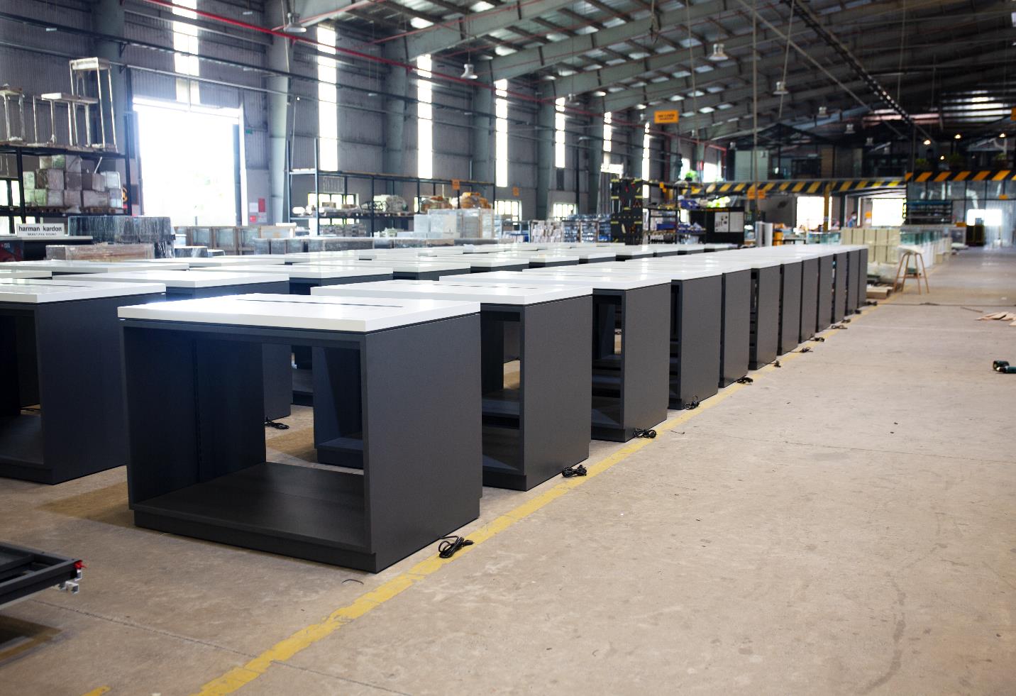 Nội thất bền vững - Giải ph&aacute;p n&acirc;ng tầm kh&ocirc;ng gian b&aacute;n lẻ sang trọng, cao cấp- Ảnh 2.