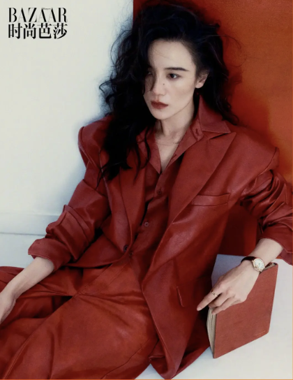 Đừng mải m&ecirc; "hack tuổi", cứ nh&igrave;n Cao Vi&ecirc;n Vi&ecirc;n, Tống Giai v&agrave; Trần Nghi&ecirc;n Hy m&agrave; xem: Phụ nữ ngo&agrave;i 40 đẹp nhất l&agrave; khi được "sống thật" trong bộ đồ m&igrave;nh mặc- Ảnh 1.