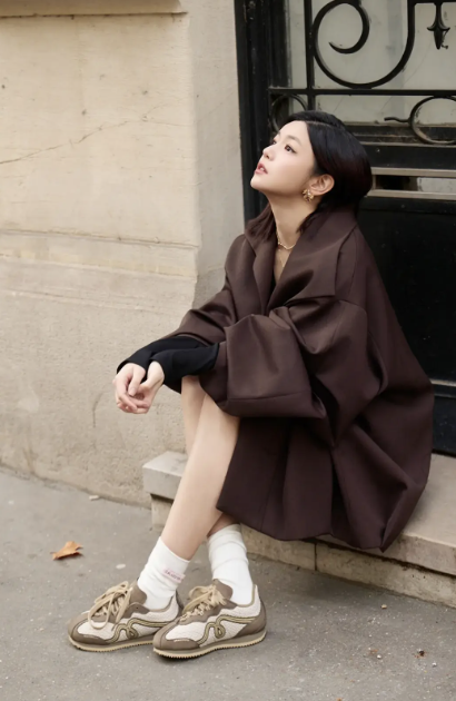 Đừng mải m&ecirc; "hack tuổi", cứ nh&igrave;n Cao Vi&ecirc;n Vi&ecirc;n, Tống Giai v&agrave; Trần Nghi&ecirc;n Hy m&agrave; xem: Phụ nữ ngo&agrave;i 40 đẹp nhất l&agrave; khi được "sống thật" trong bộ đồ m&igrave;nh mặc- Ảnh 35.