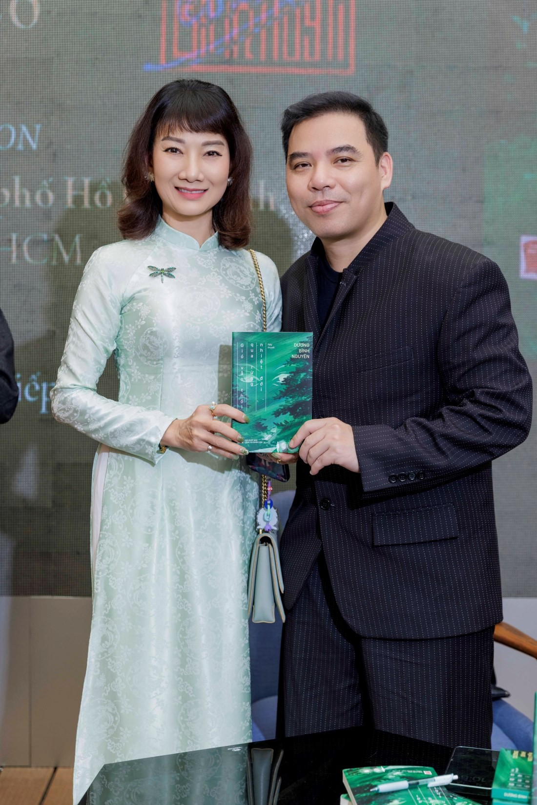 'Gió vẫn thổi qua rừng nhiệt đới' và hành trình điều tra giữa đời sống thực - không gian mạng- Ảnh 2. 'Gió vẫn thổi qua rừng nhiệt đới' và hành trình điều tra giữa đời sống thực - không gian mạng- Ảnh 2.